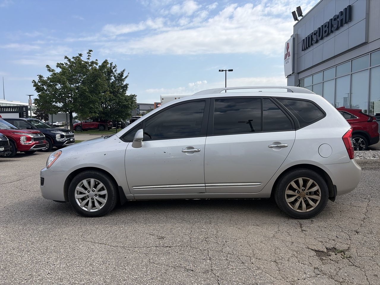 2012 Kia Rondo in Mississauga, Ontario