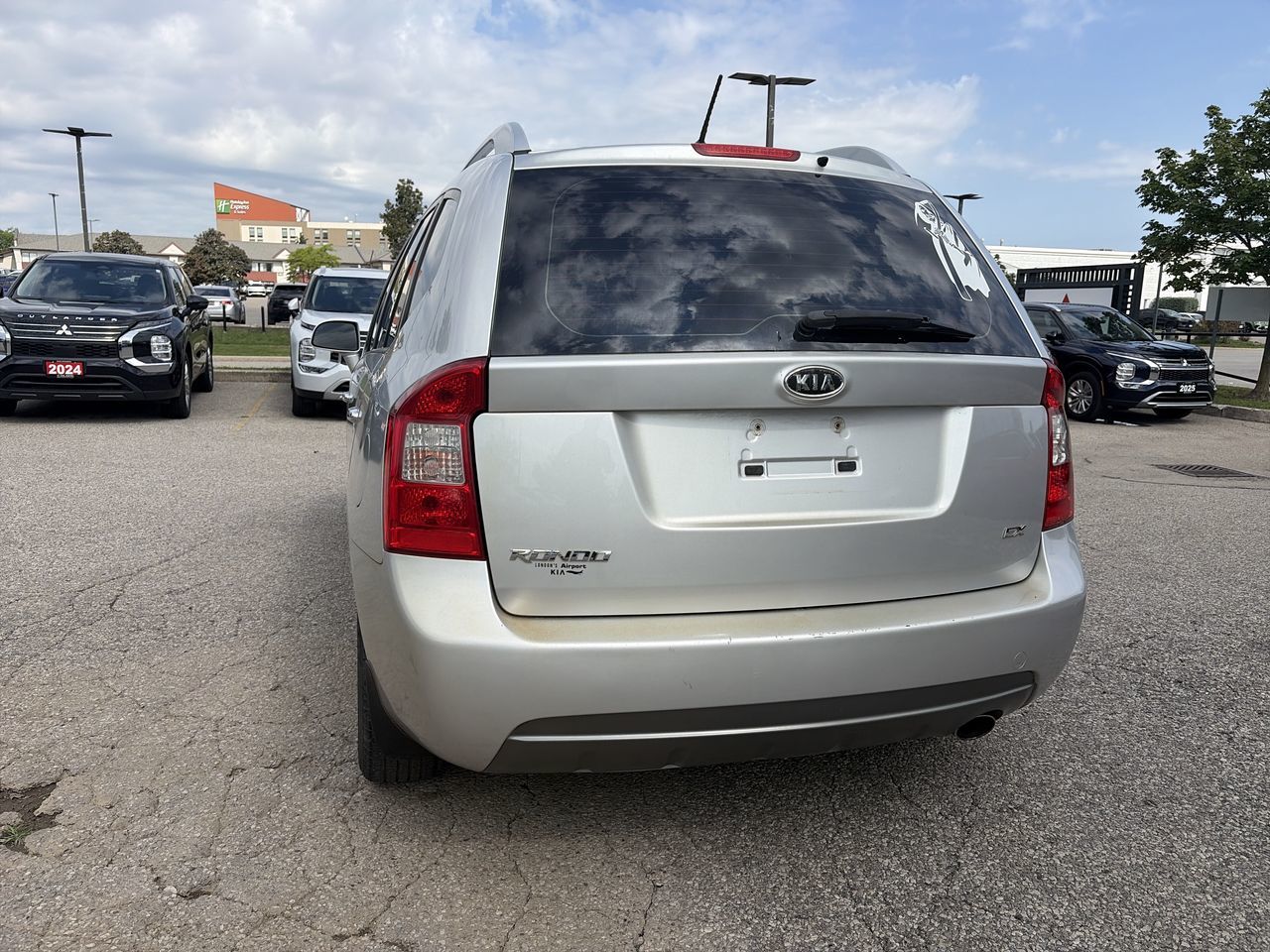 2012 Kia Rondo in Mississauga, Ontario