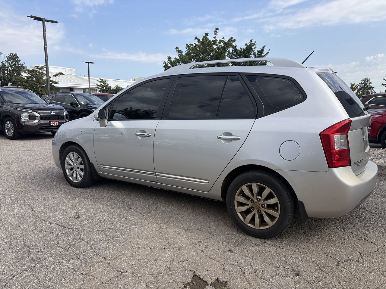 2012 Kia Rondo in Mississauga, Ontario