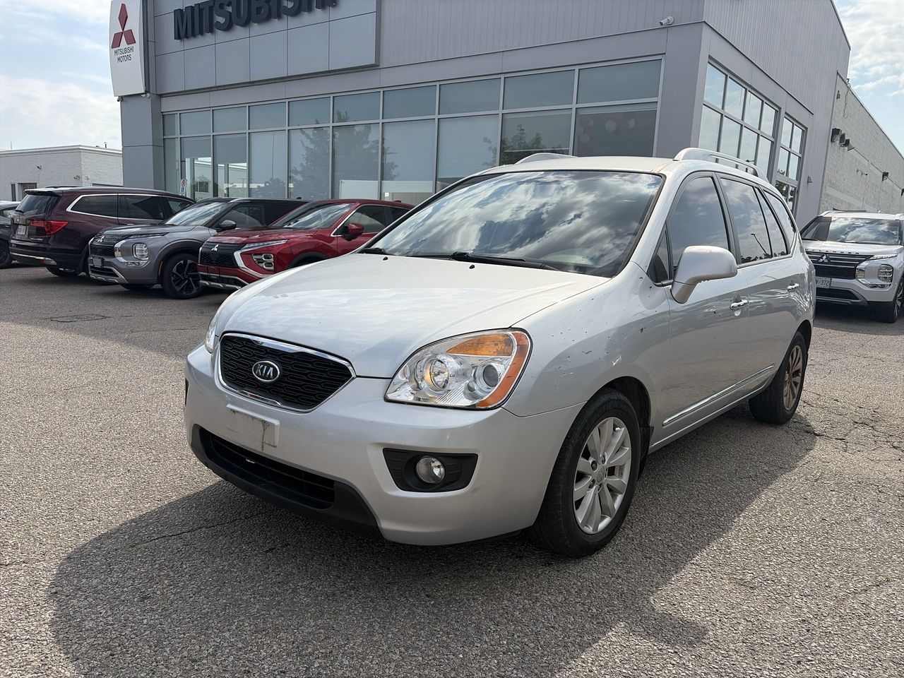 2012 Kia Rondo in Mississauga, Ontario