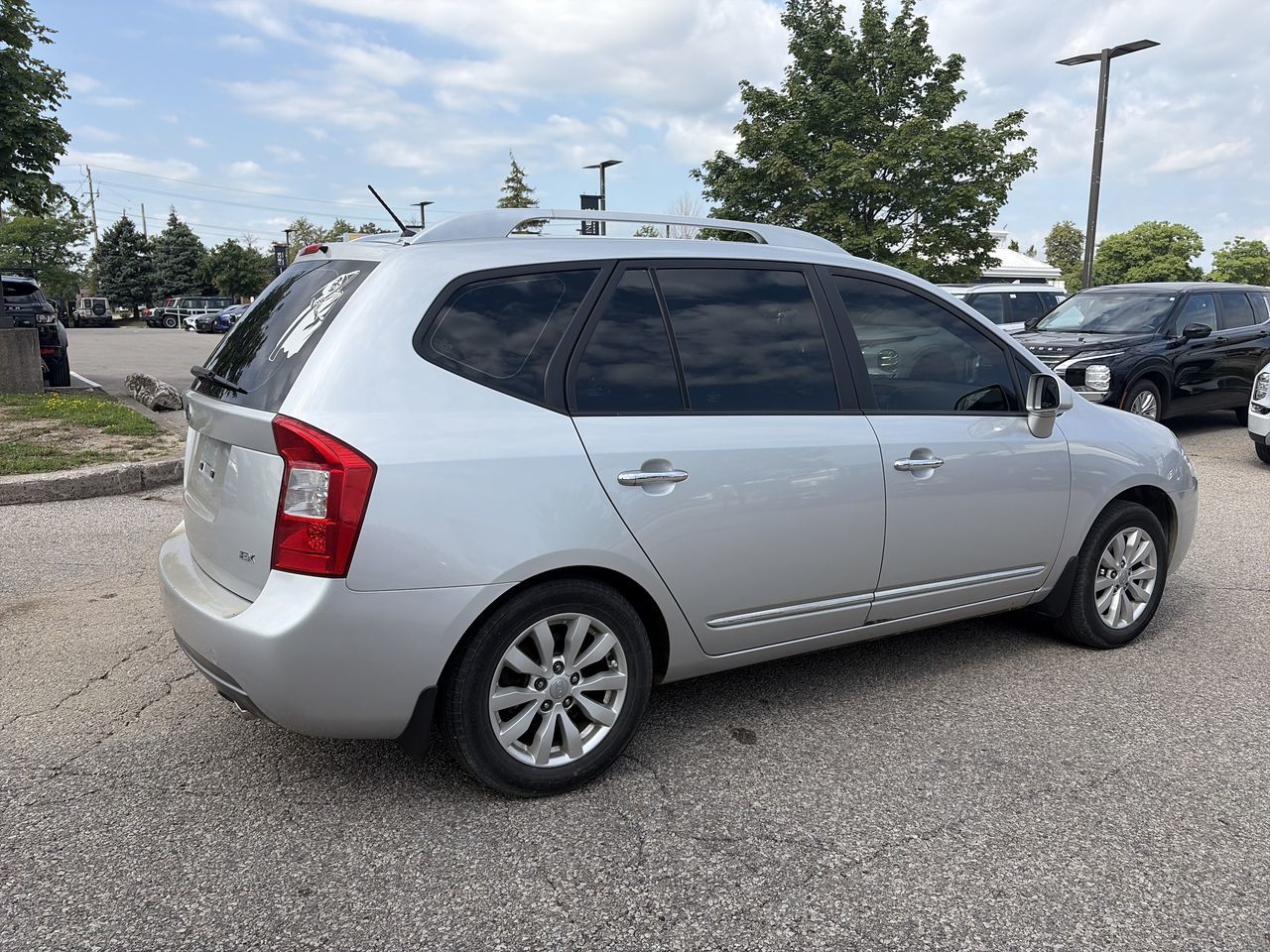 2012 Kia Rondo in Mississauga, Ontario