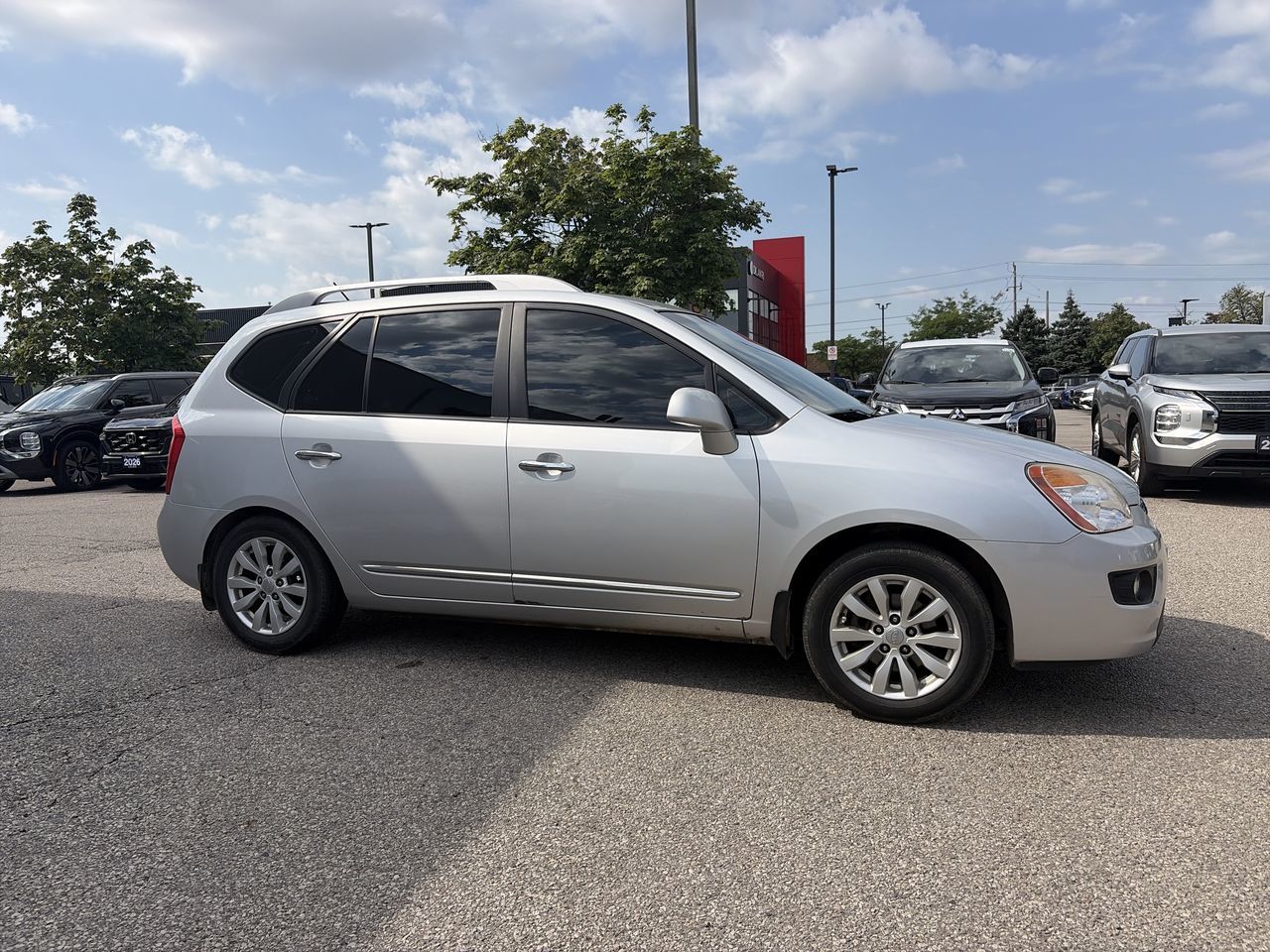2012 Kia Rondo in Mississauga, Ontario