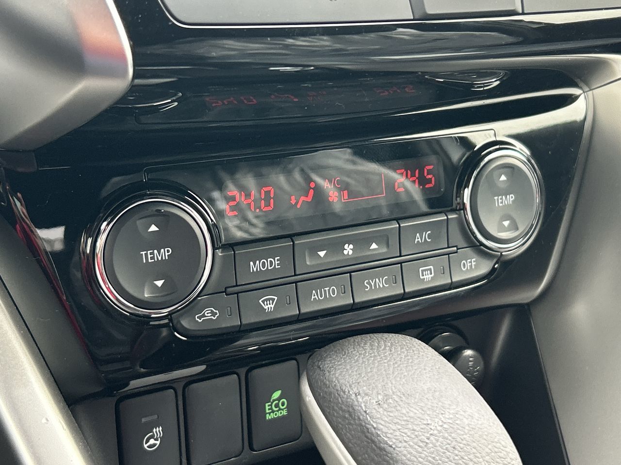 2025 Mitsubishi ECLIPSE CROSS in Mississauga, Ontario