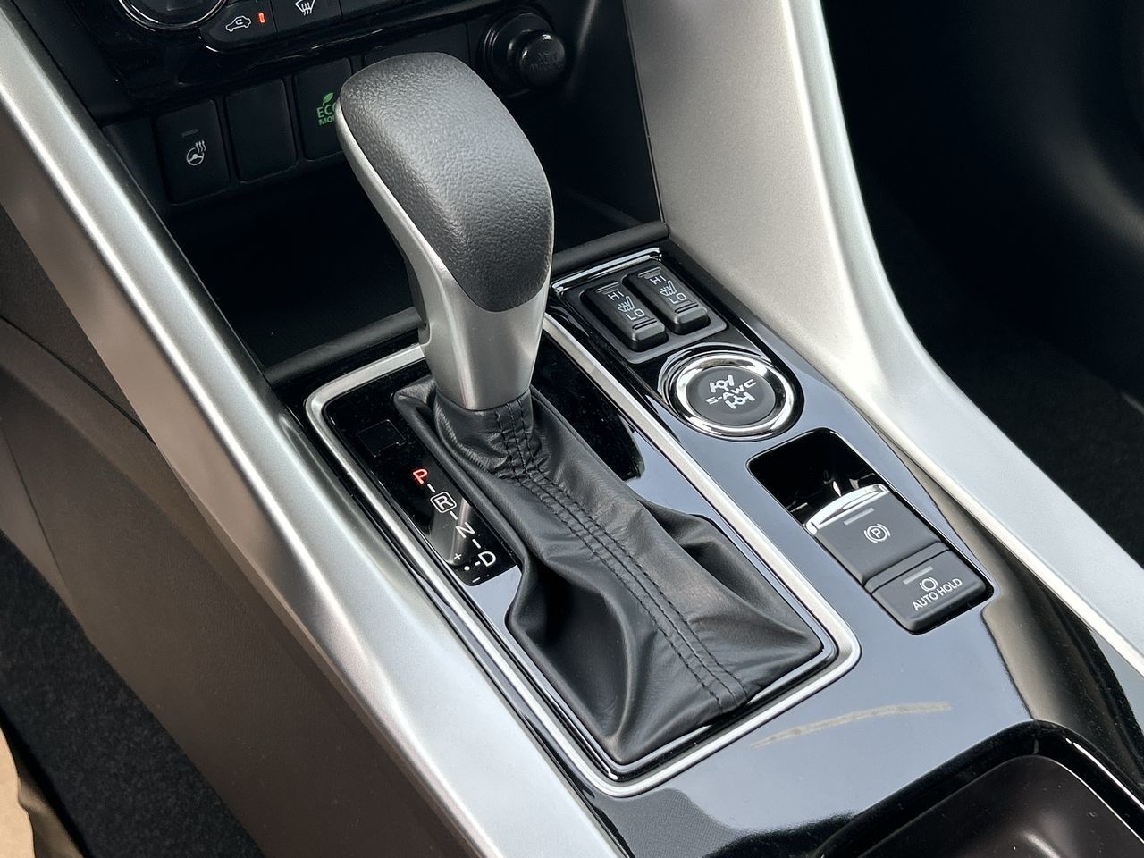 2025 Mitsubishi ECLIPSE CROSS in Mississauga, Ontario