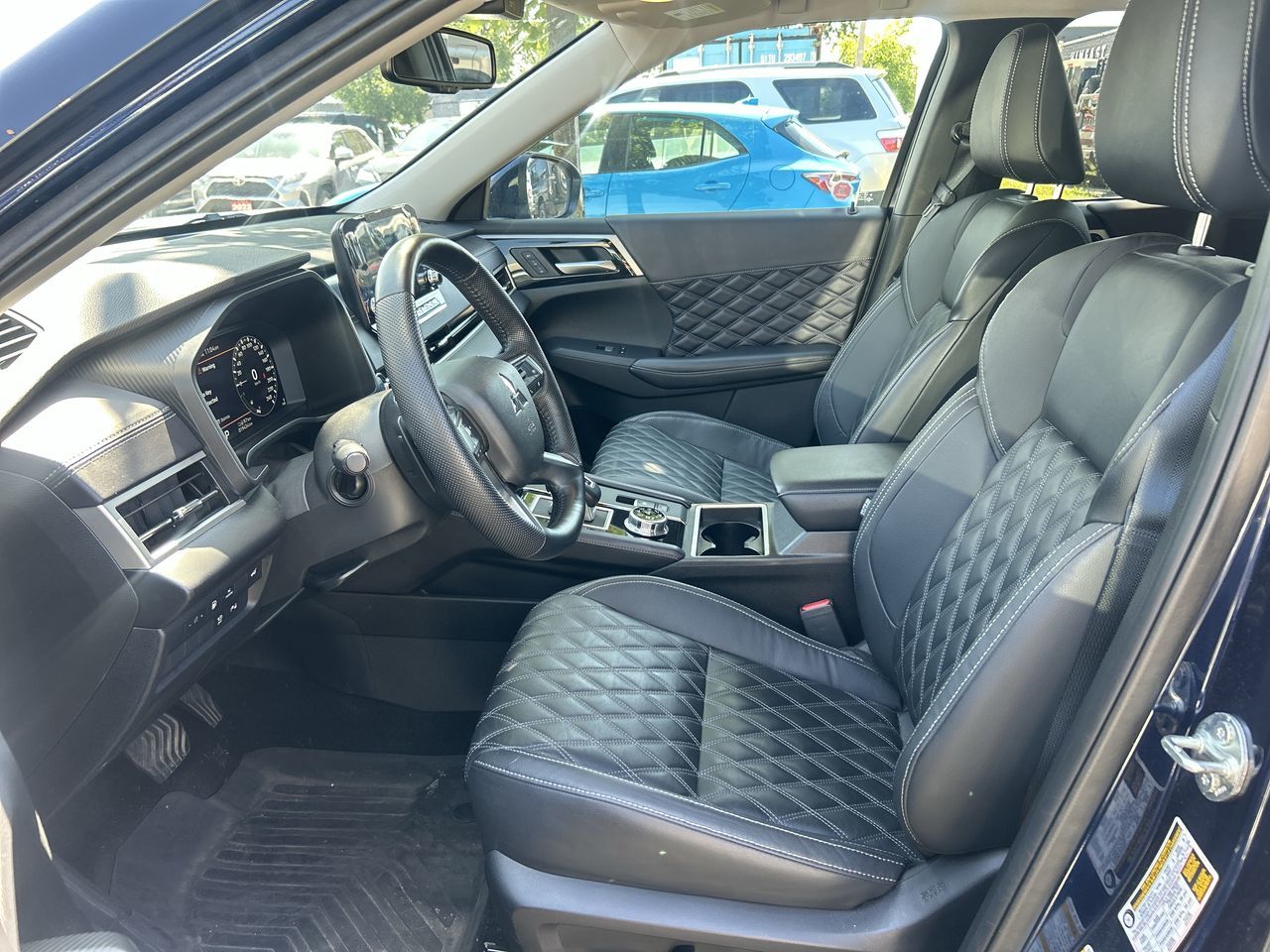 Mitsubishi OUTLANDER PHEV  2023 à Mississauga, Ontario