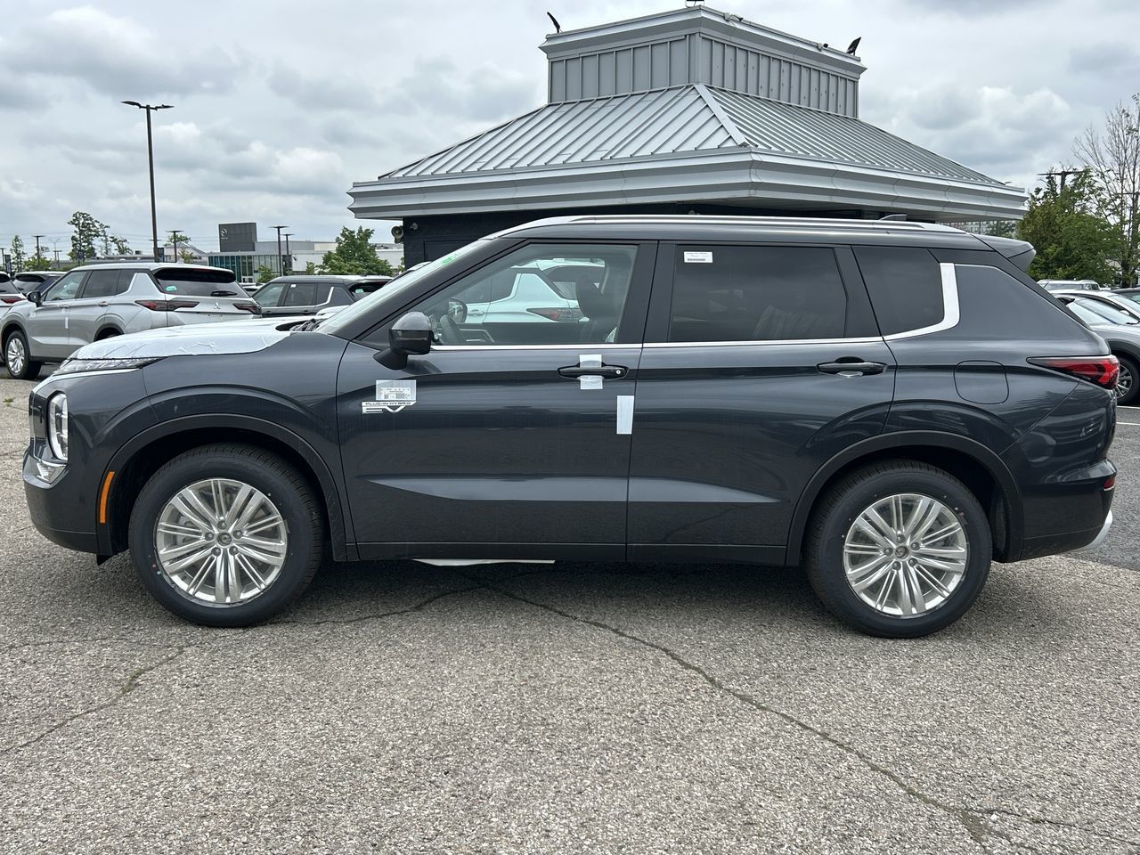 2025 Mitsubishi OUTLANDER PHEV in Mississauga, Ontario
