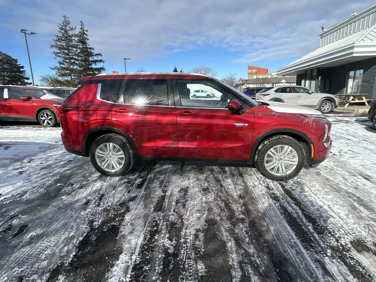 2025 Mitsubishi Outlander Plug-in Hybrid