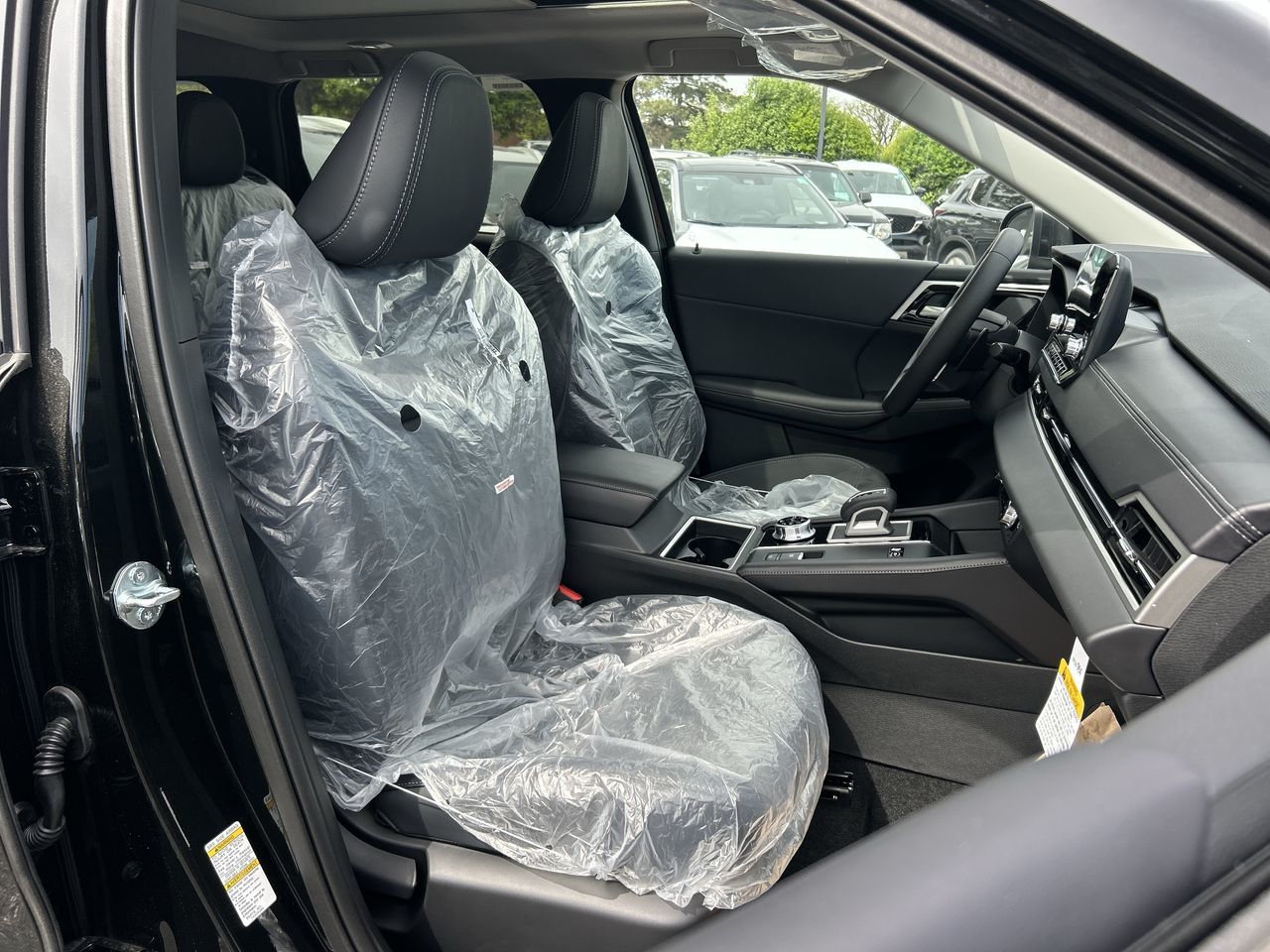 2025 Mitsubishi Outlander Plug-in Hybrid in Mississauga, Ontario