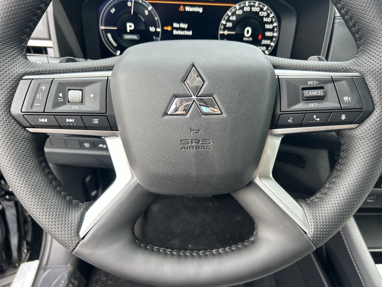 2025 Mitsubishi Outlander Plug-in Hybrid in Mississauga, Ontario