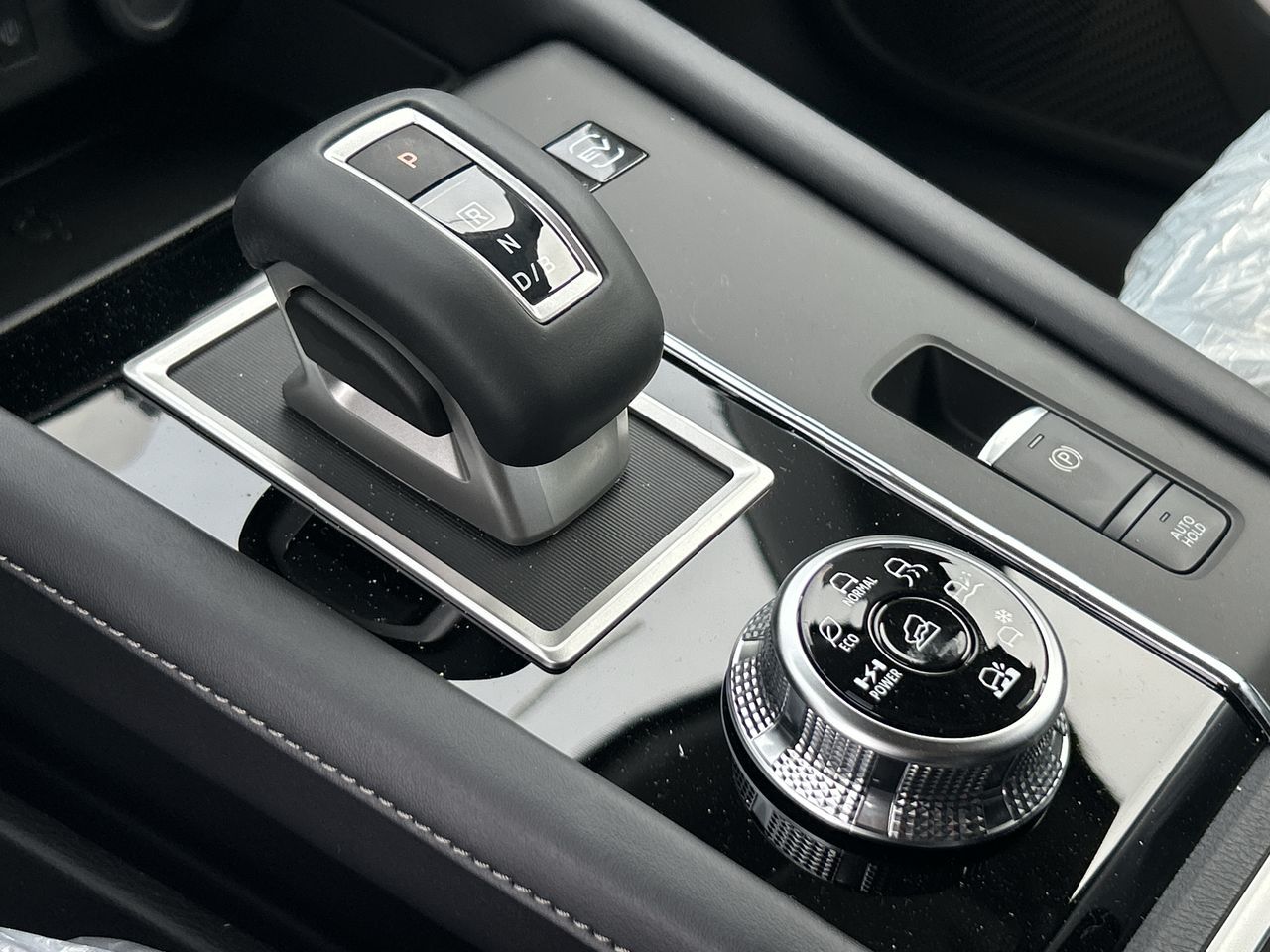 2025 Mitsubishi Outlander Plug-in Hybrid in Mississauga, Ontario