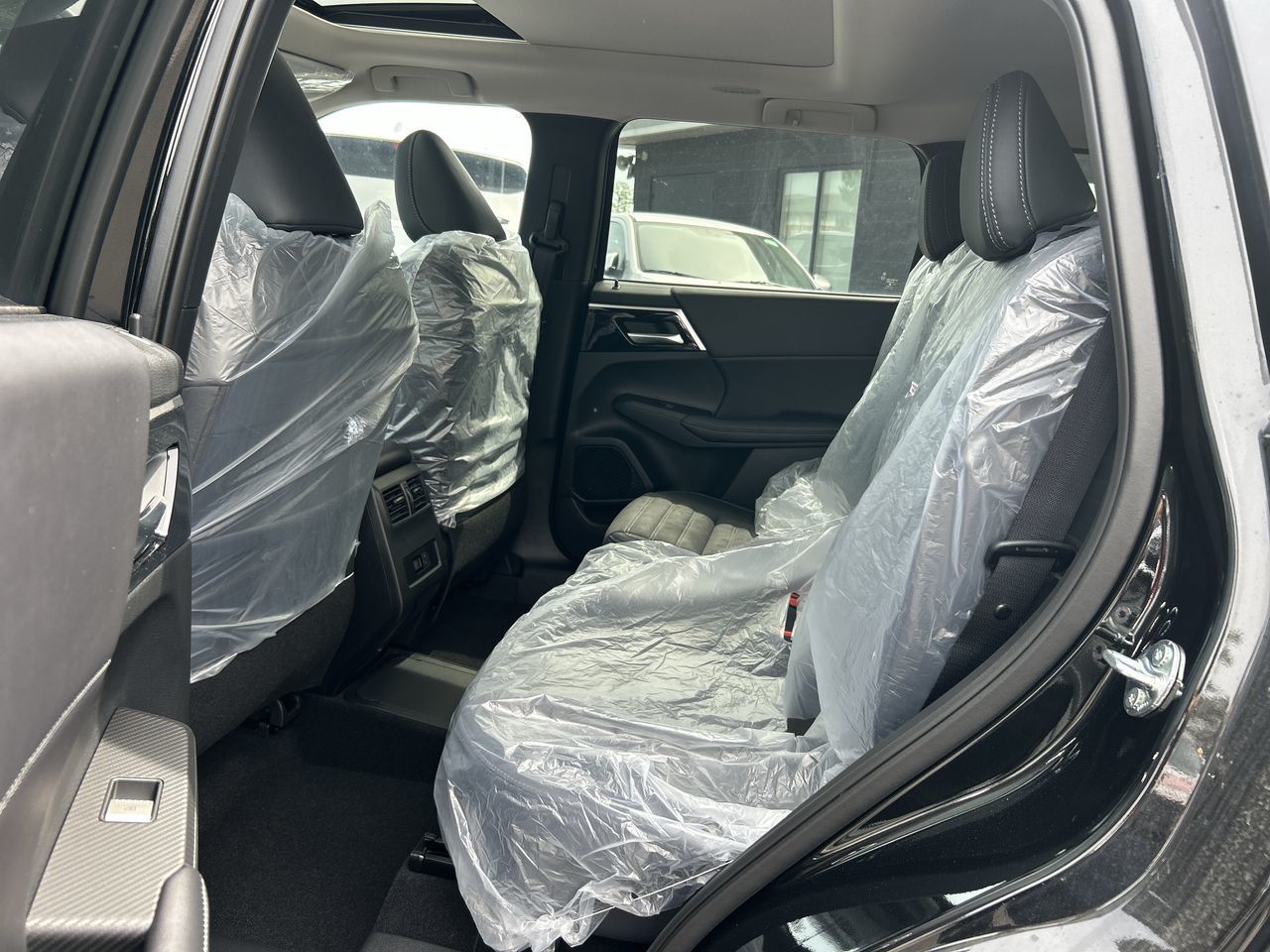 2025 Mitsubishi Outlander Plug-in Hybrid in Mississauga, Ontario