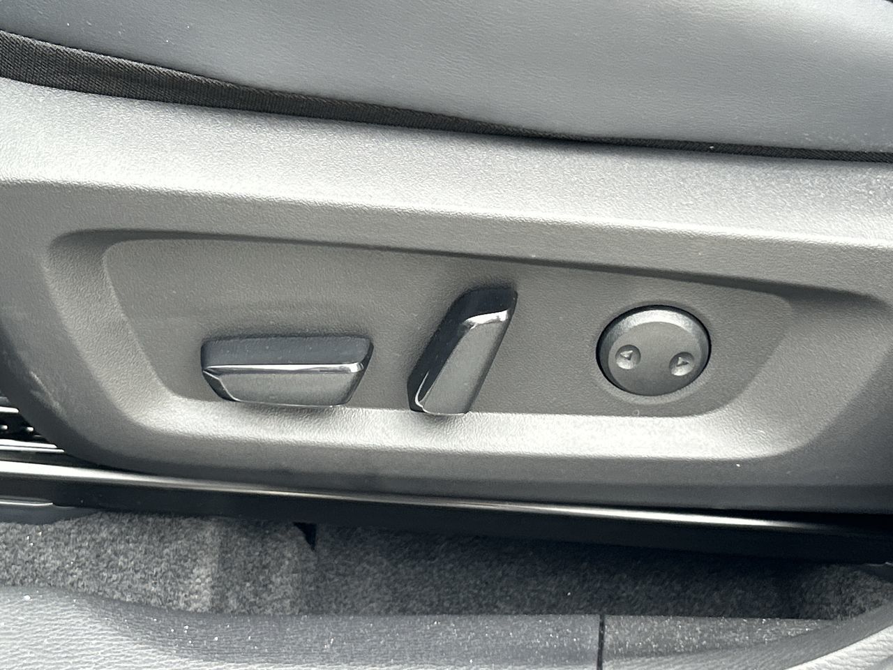 2025 Mitsubishi Outlander Plug-in Hybrid in Mississauga, Ontario