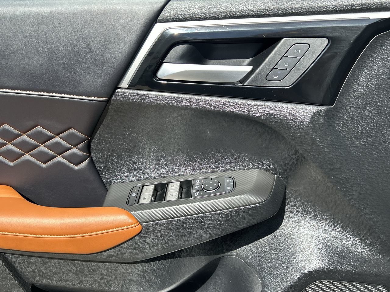 2025 Mitsubishi Outlander Plug-In Hybrid in Mississauga, Ontario