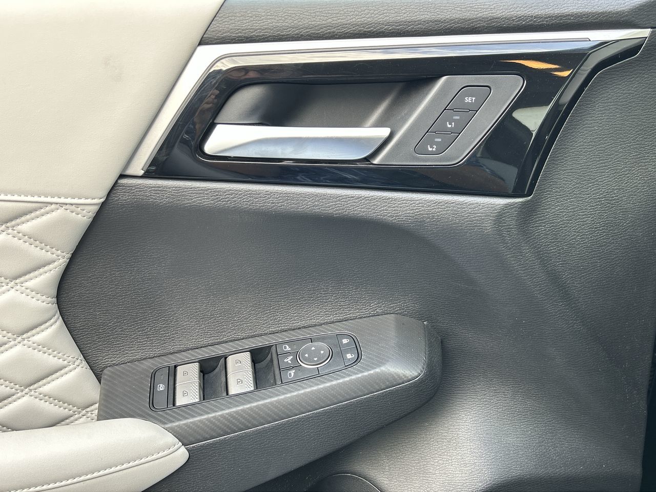 2025 Mitsubishi Outlander Plug-In Hybrid