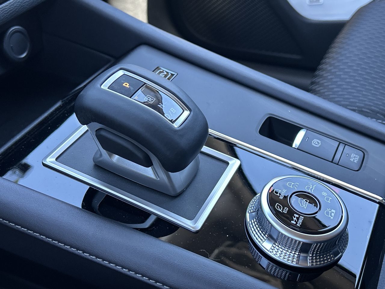 2025 Mitsubishi Outlander Plug-in Hybrid