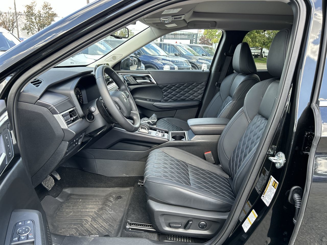 2025 Mitsubishi Outlander Plug-In Hybrid