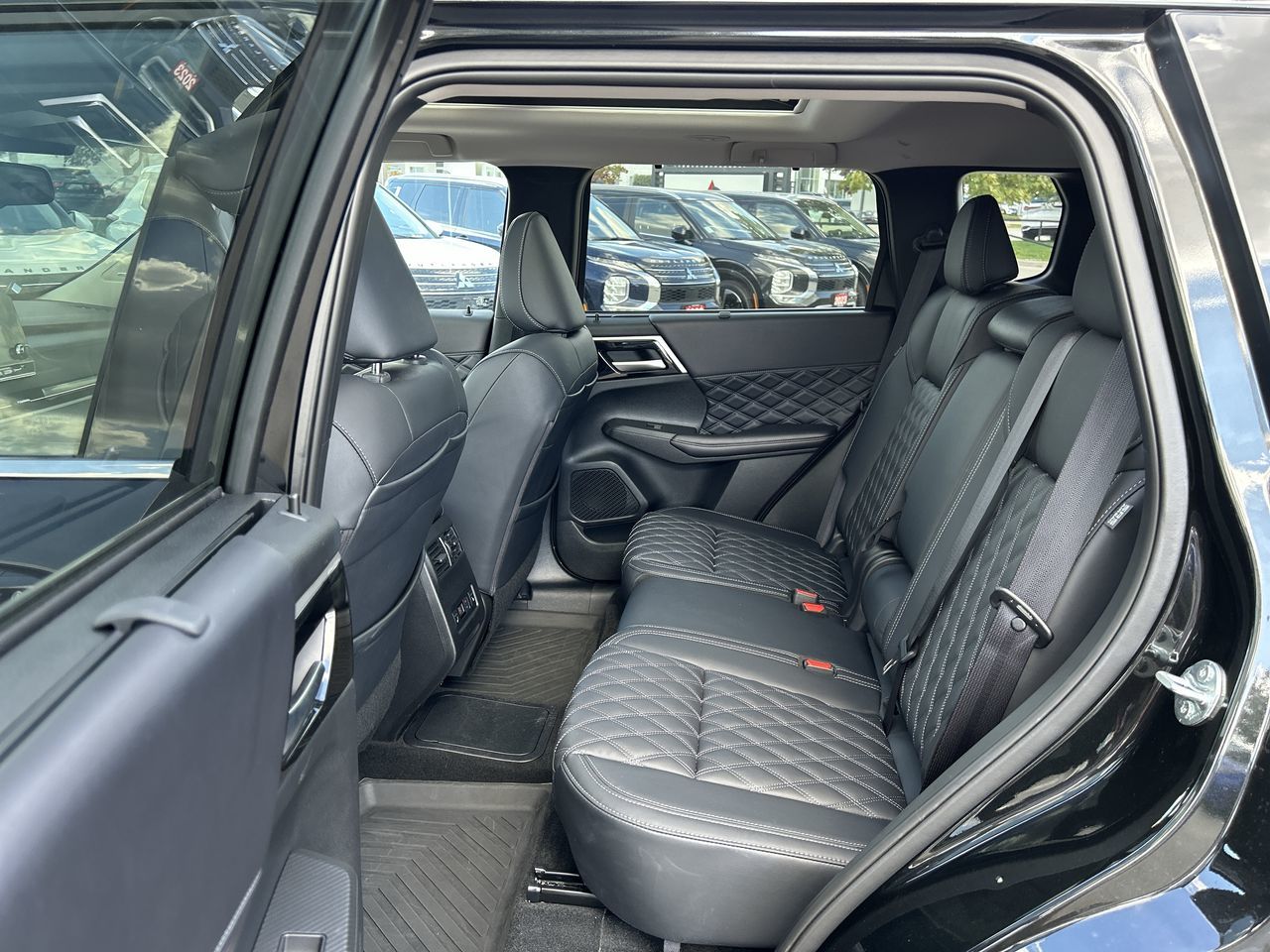 2025 Mitsubishi Outlander Plug-In Hybrid