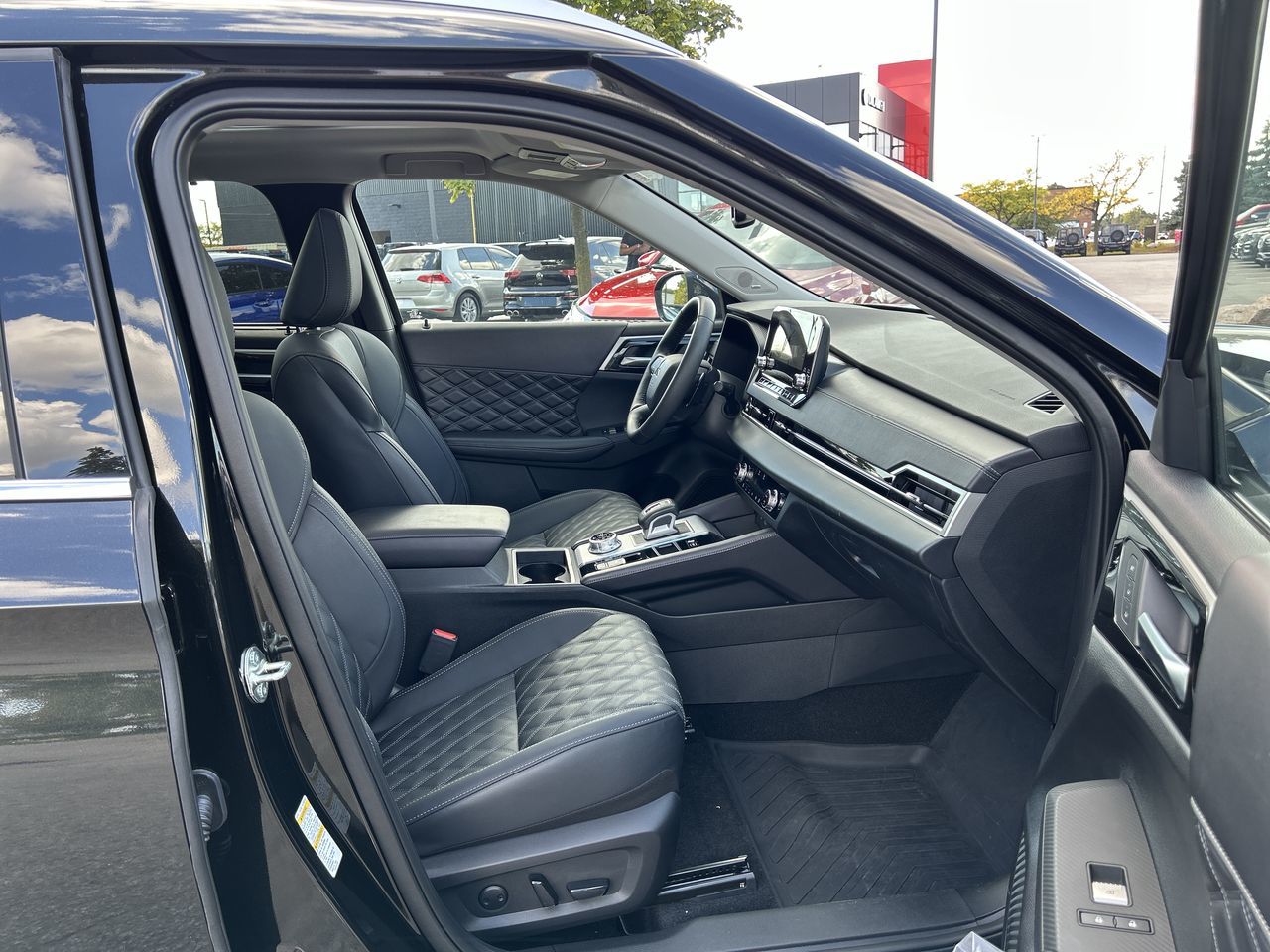 2025 Mitsubishi Outlander Plug-In Hybrid