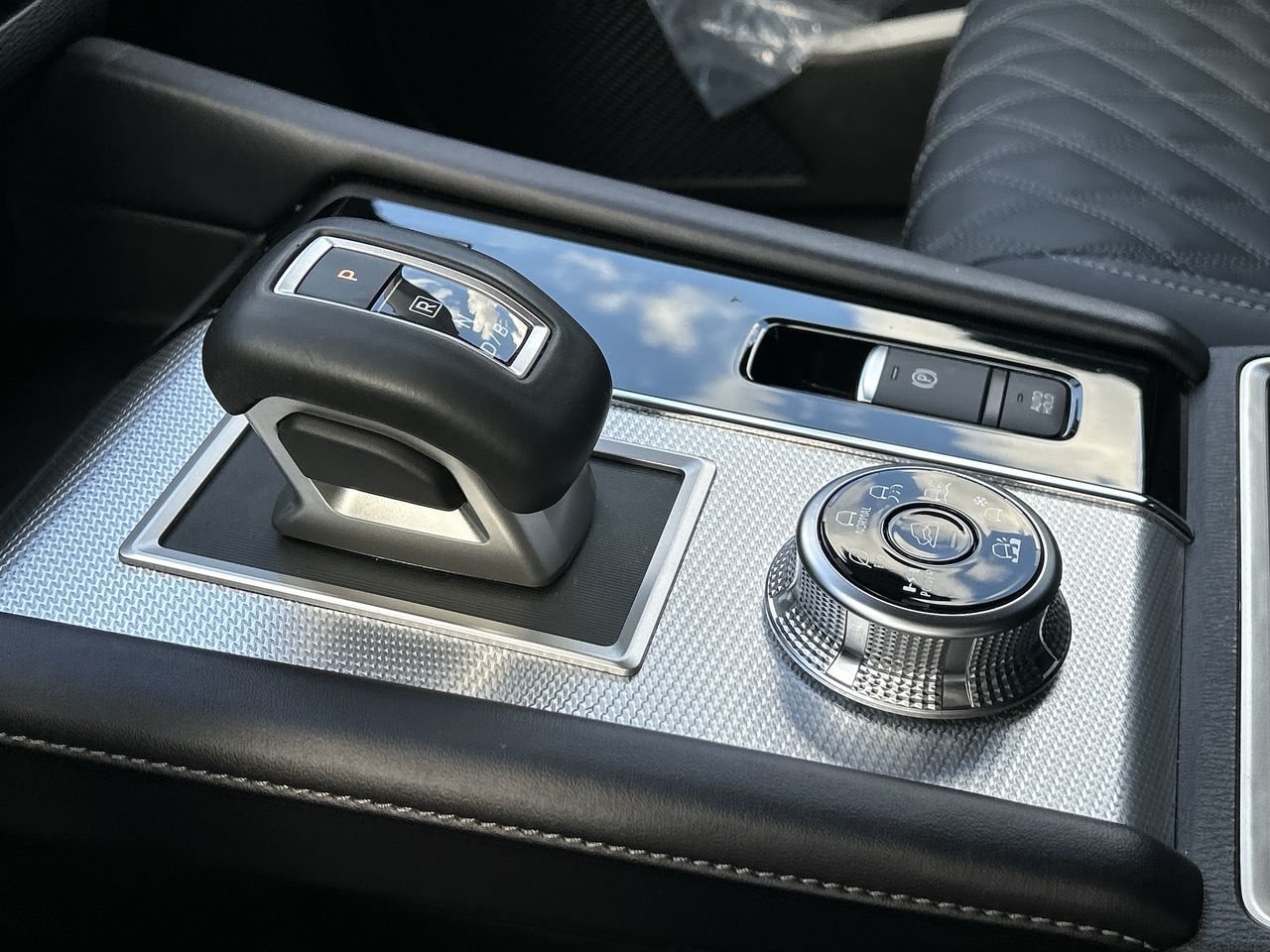 2025 Mitsubishi Outlander Plug-In Hybrid