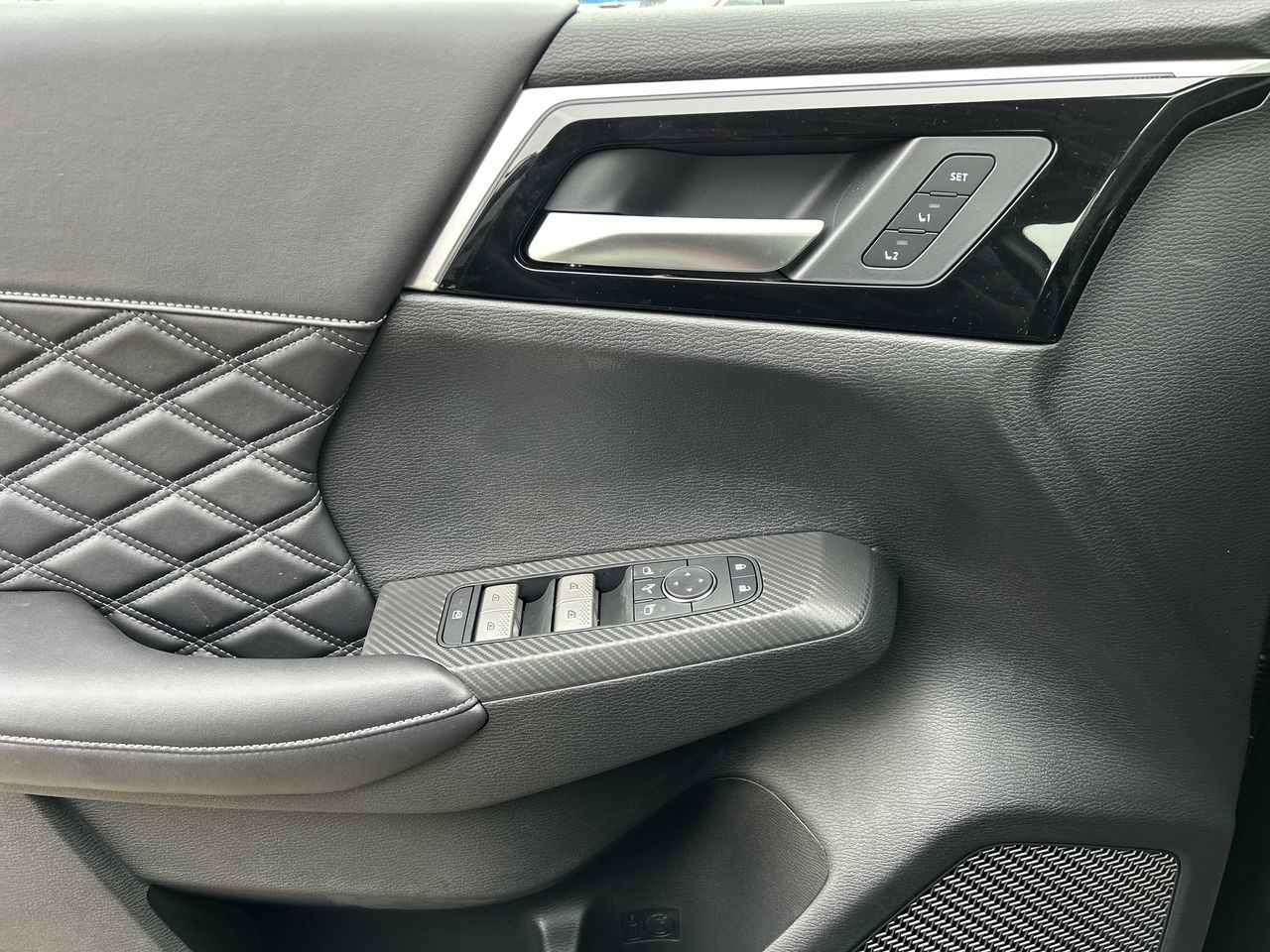 2025 Mitsubishi Outlander Plug-in Hybrid