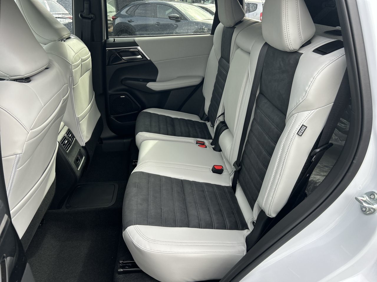 2026 Mitsubishi Outlander Plug-in Hybrid