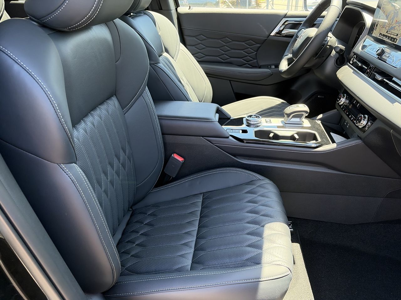 2026 Mitsubishi Outlander Plug-in Hybrid in Mississauga, Ontario
