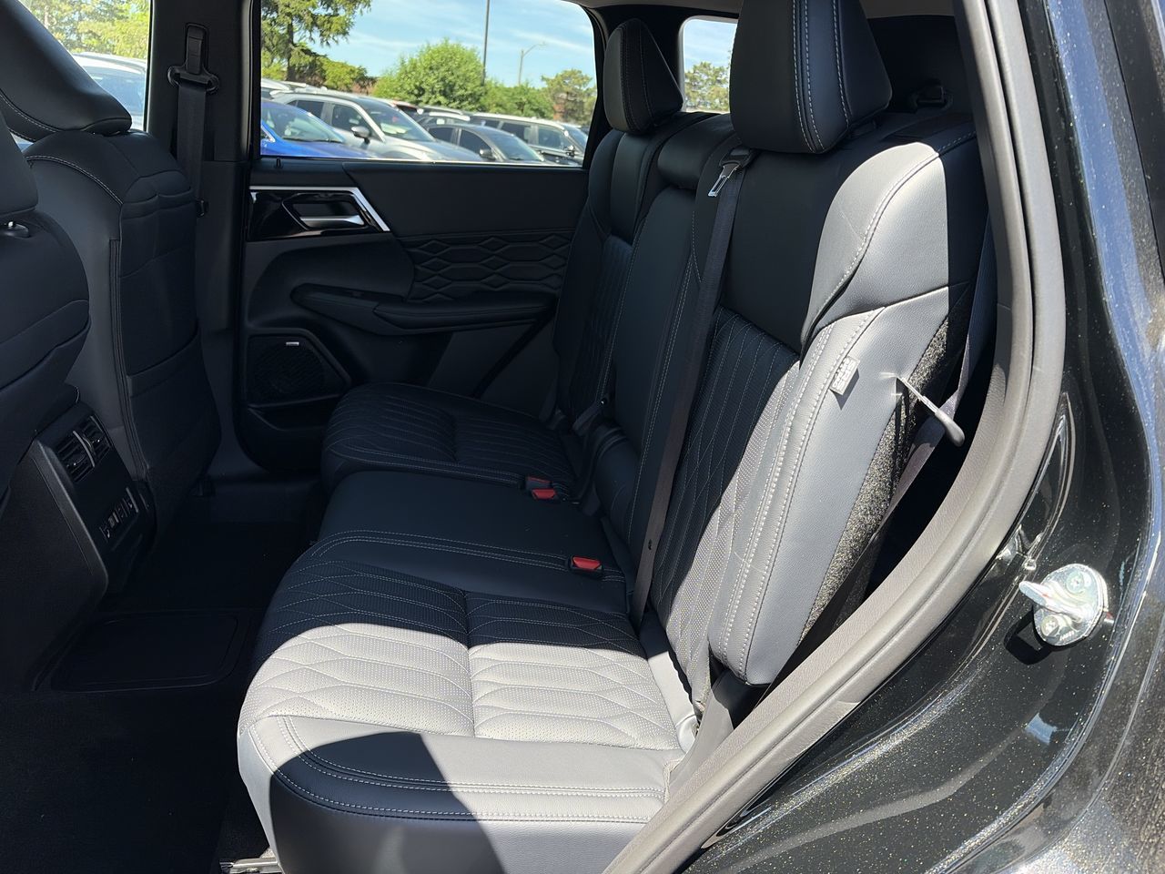 2026 Mitsubishi Outlander Plug-in Hybrid in Mississauga, Ontario