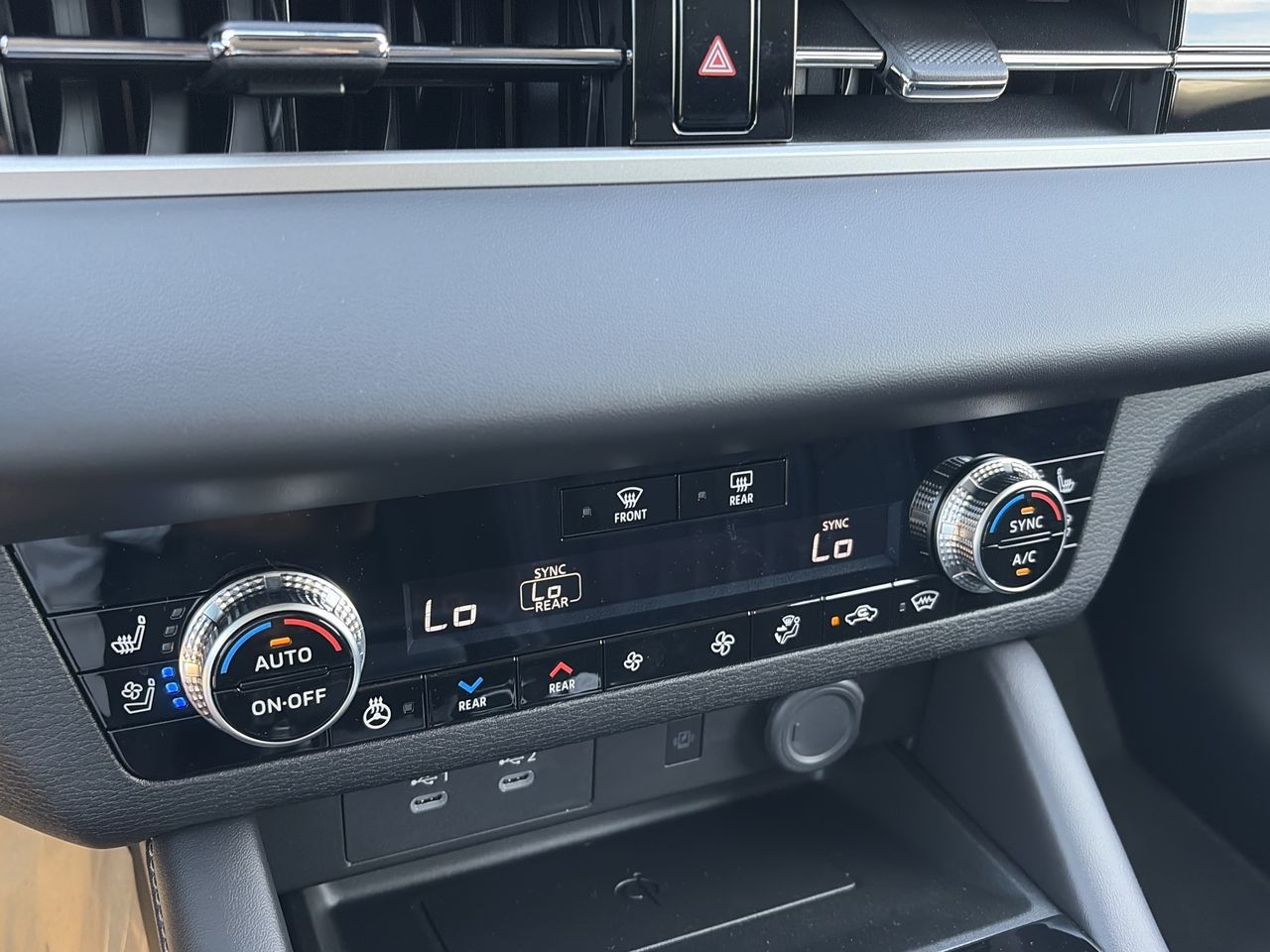 2026 Mitsubishi Outlander Plug-in Hybrid in Mississauga, Ontario