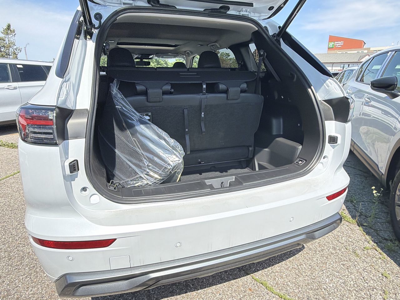 2026 Mitsubishi Outlander Plug-in Hybrid in Mississauga, Ontario