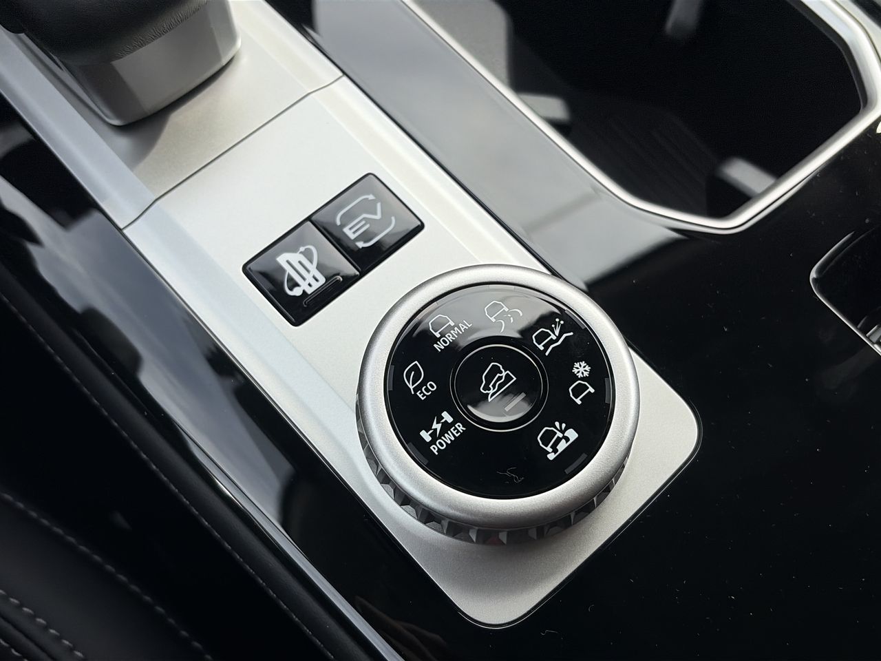 2026 Mitsubishi Outlander Plug-in Hybrid
