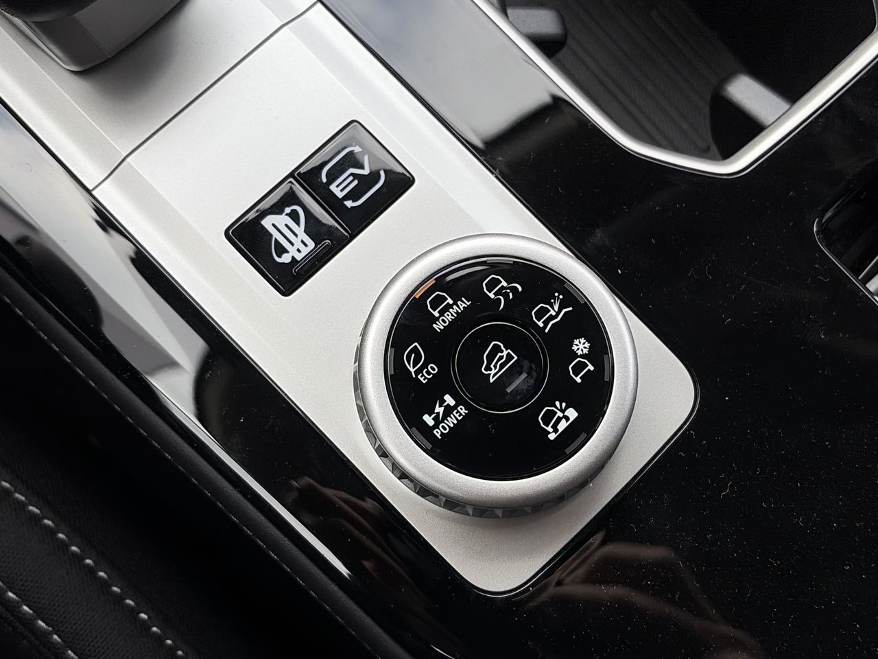 2026 Mitsubishi Outlander Plug-in Hybrid