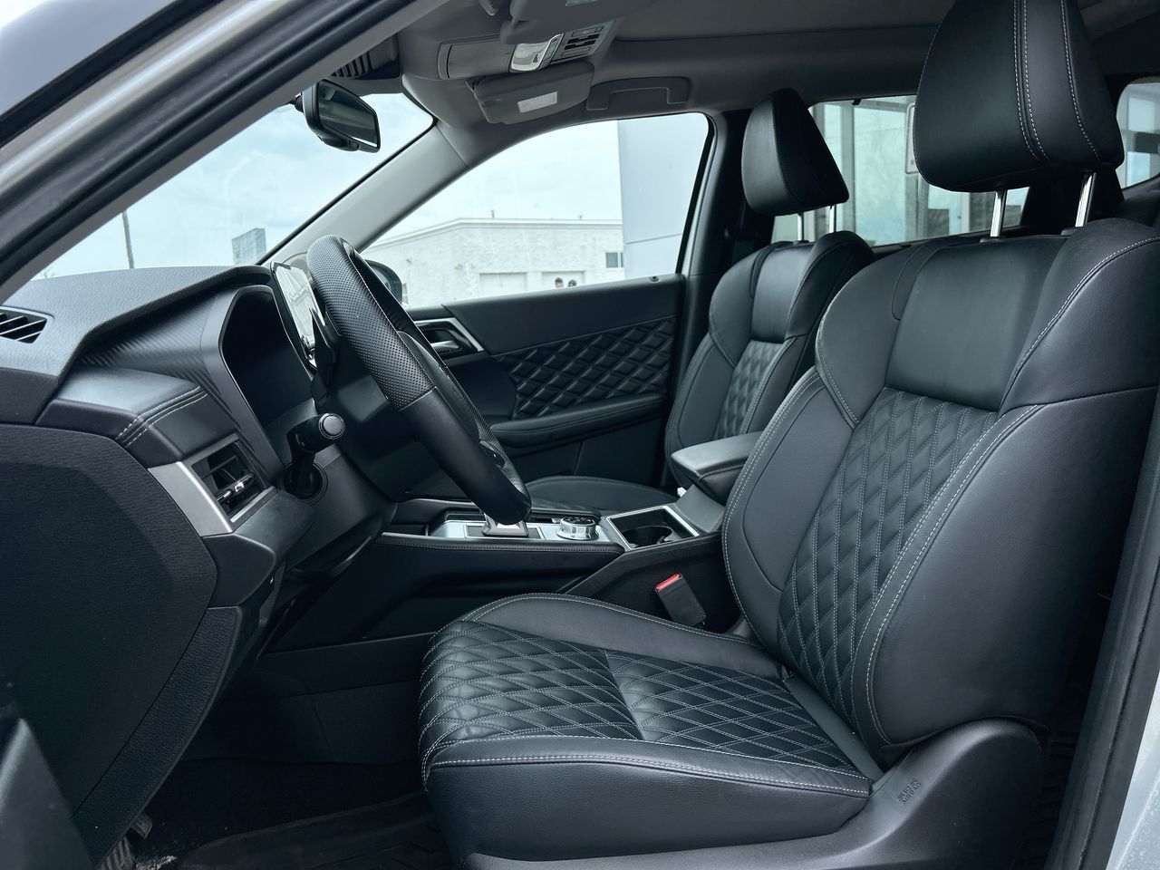 2023 Mitsubishi Outlander in Mississauga, Ontario