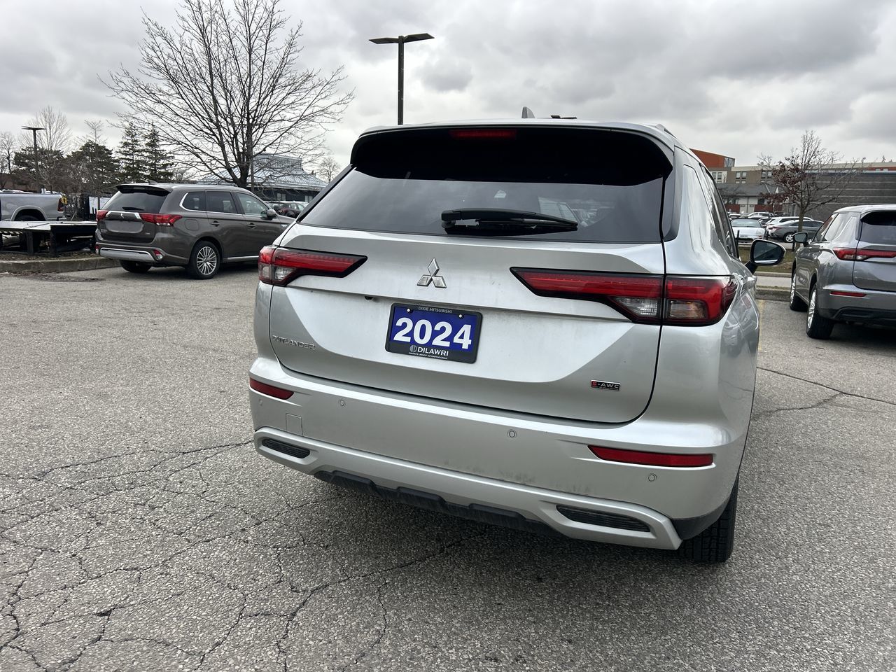 2024 Mitsubishi Outlander