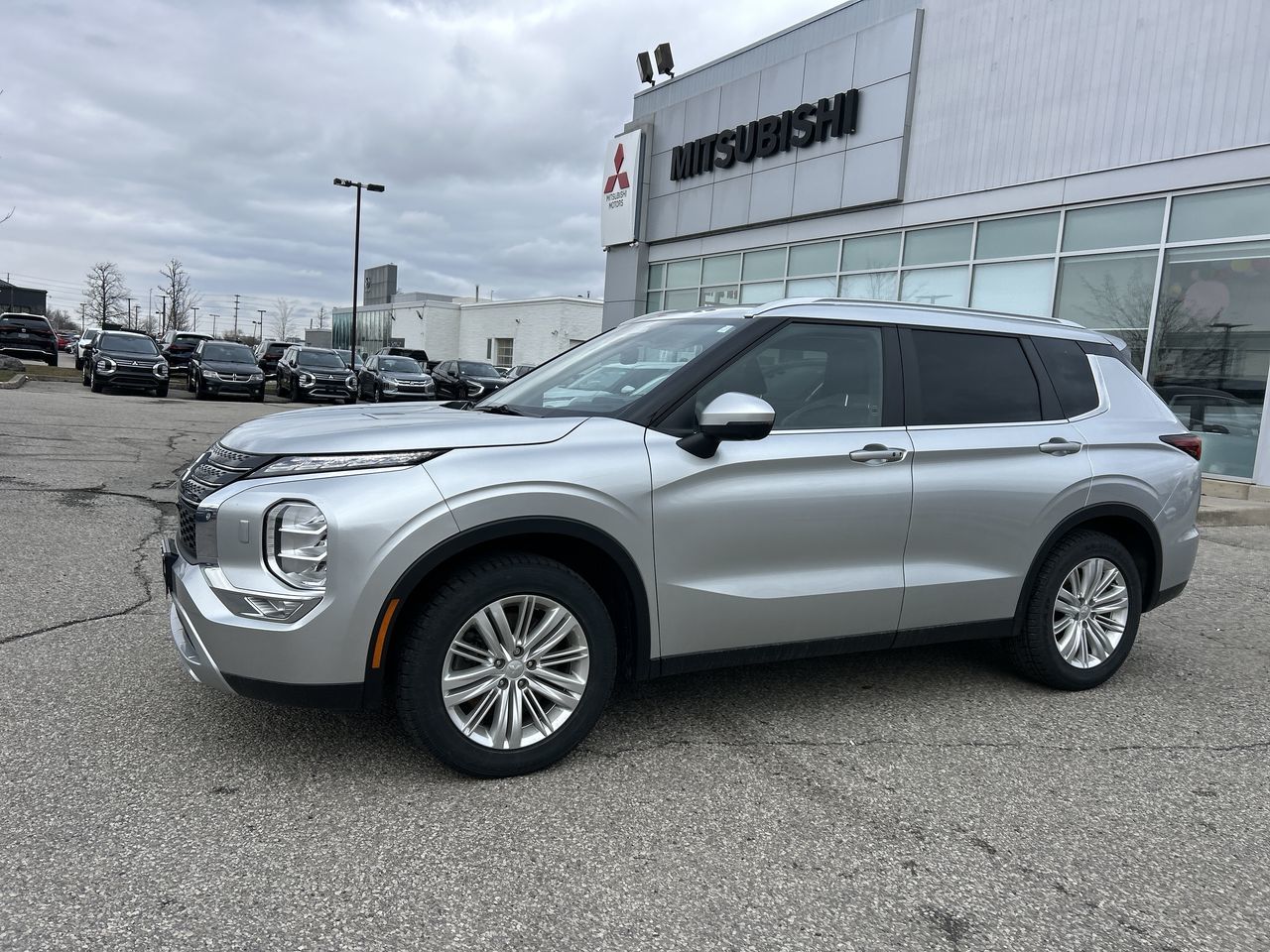 2024 Mitsubishi Outlander
