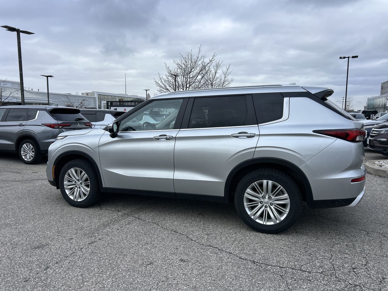 2024 Mitsubishi Outlander