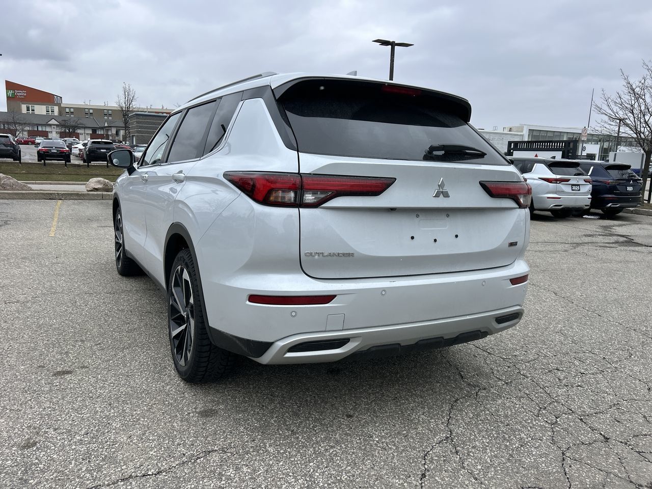 2024 Mitsubishi Outlander