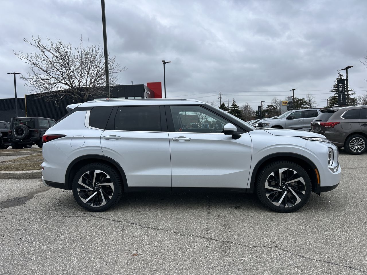 2024 Mitsubishi Outlander