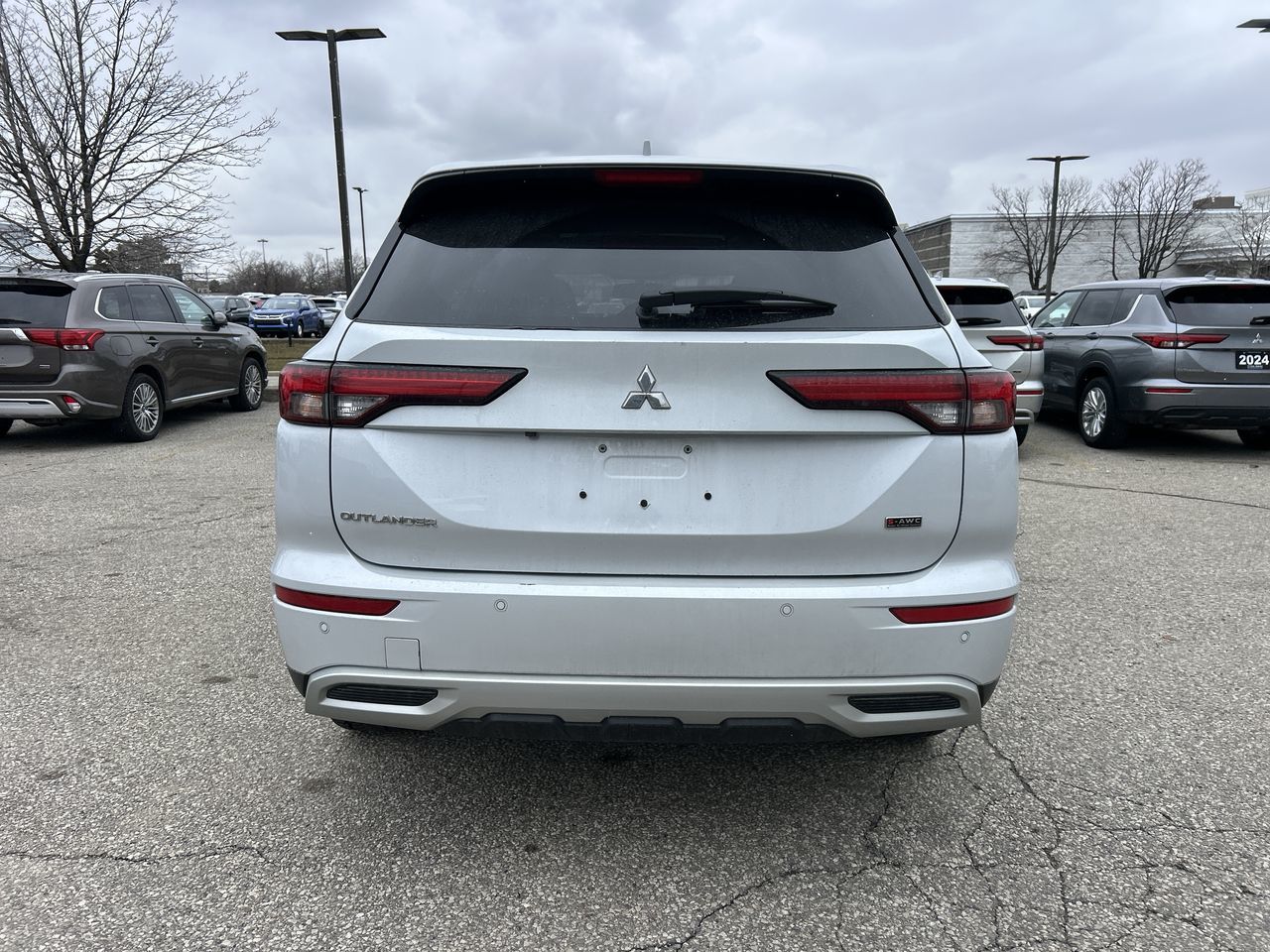 2024 Mitsubishi Outlander