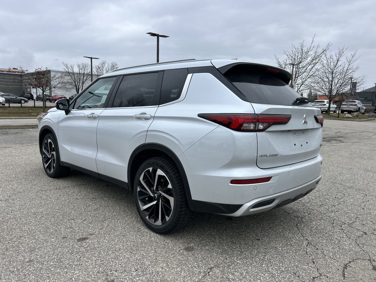 2024 Mitsubishi Outlander