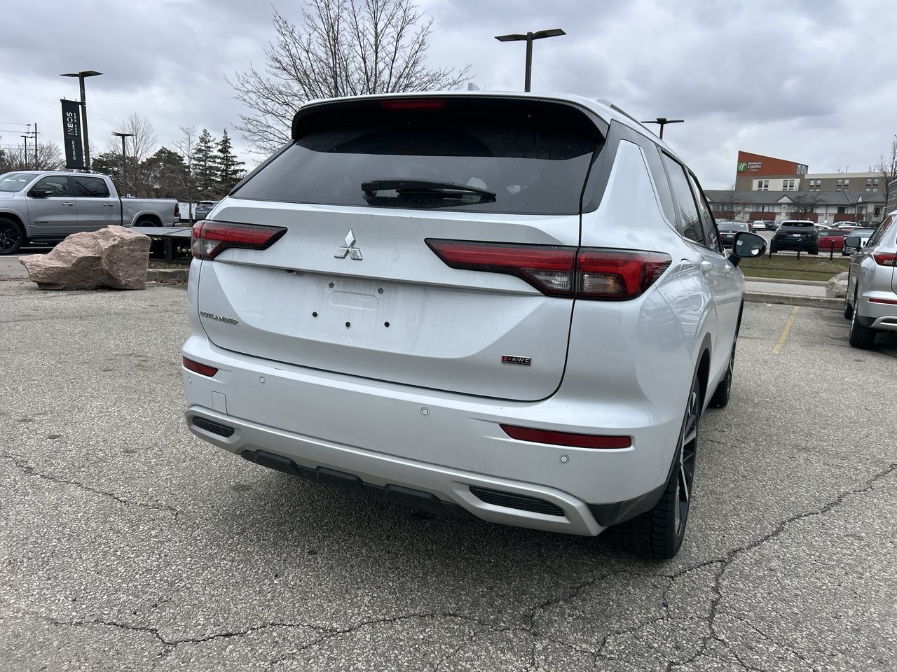 2024 Mitsubishi Outlander
