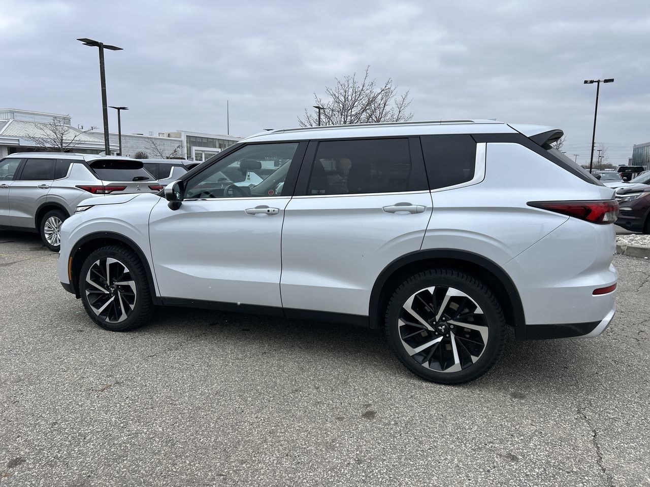 2024 Mitsubishi Outlander
