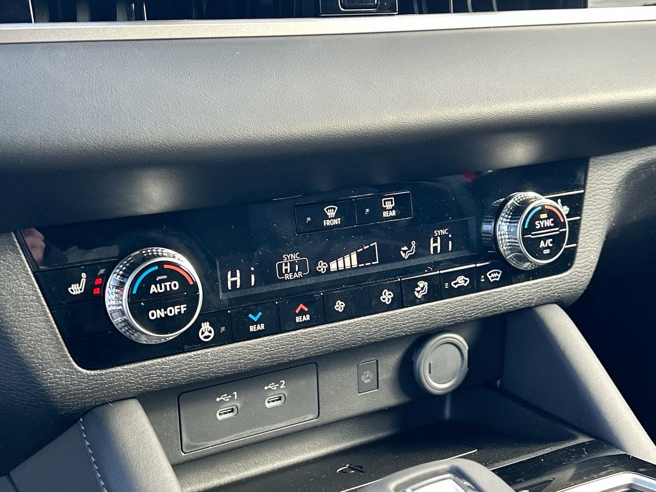 2025 Mitsubishi Outlander in Mississauga, Ontario