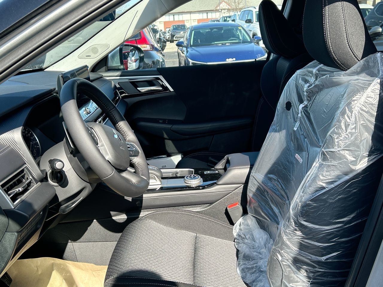 2025 Mitsubishi Outlander in Mississauga, Ontario
