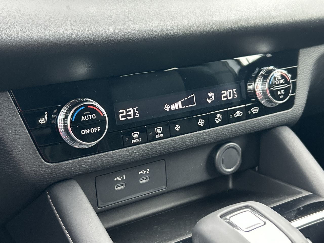 2025 Mitsubishi Outlander in Mississauga, Ontario