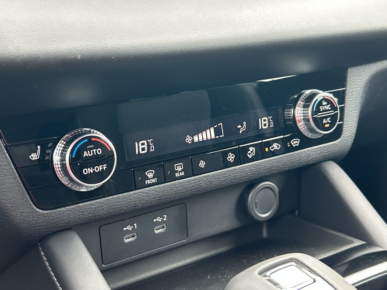 2025 Mitsubishi Outlander in Mississauga, Ontario