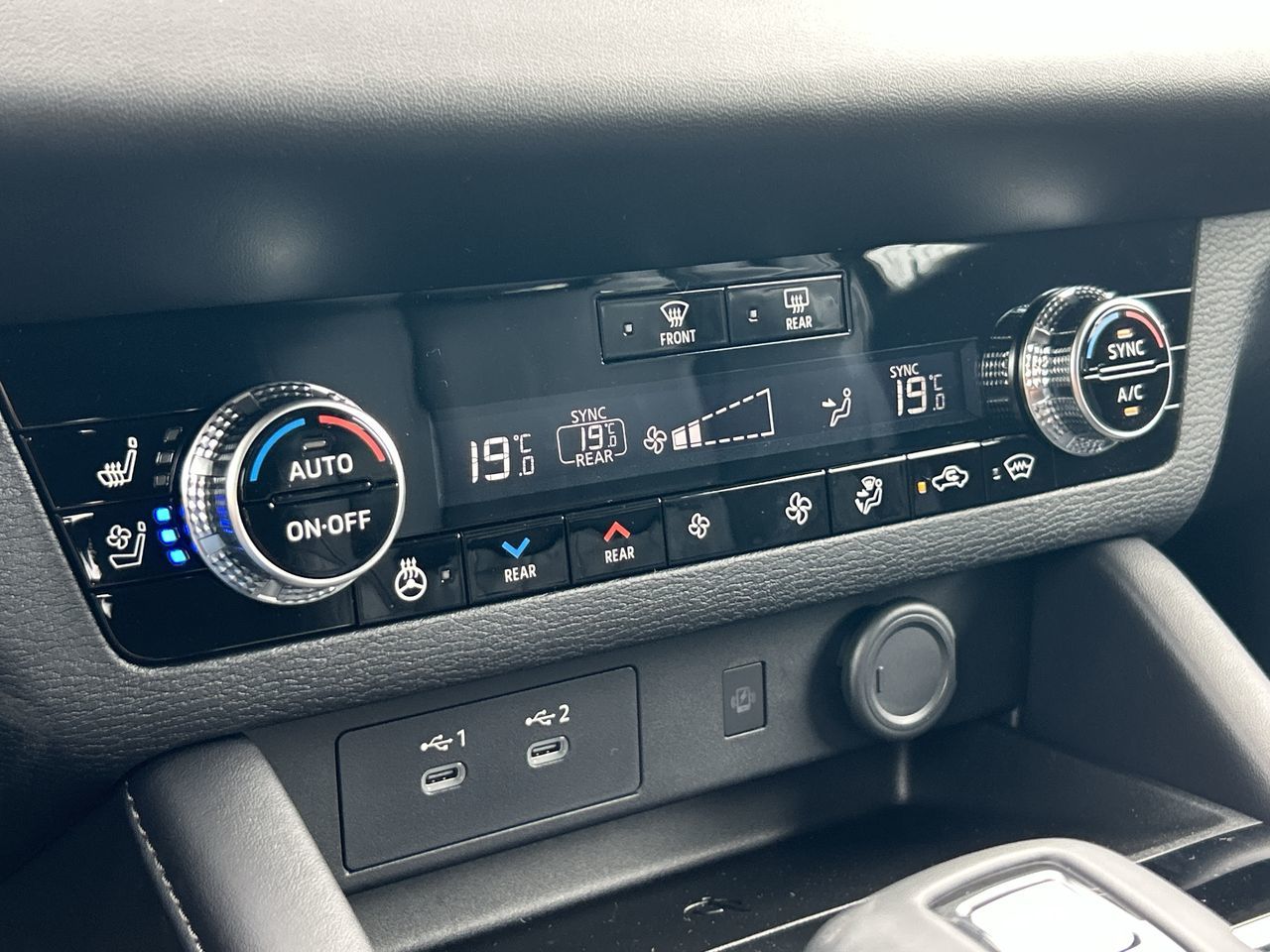 2025 Mitsubishi Outlander in Mississauga, Ontario