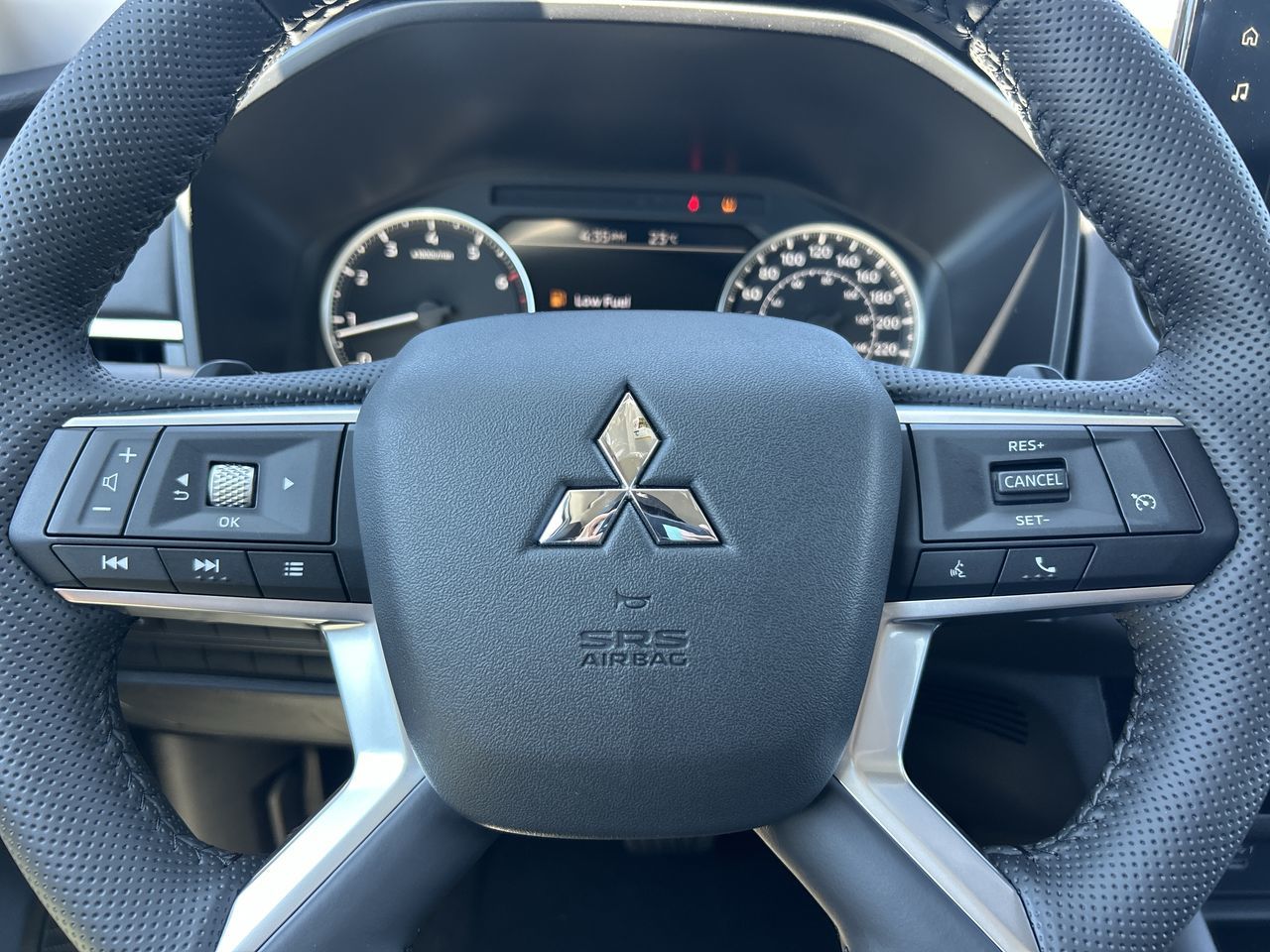 2025 Mitsubishi Outlander in Mississauga, Ontario