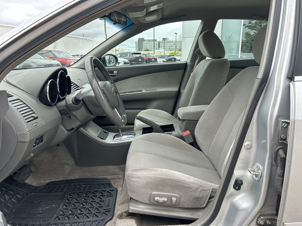 2005 Nissan Altima in Mississauga, Ontario
