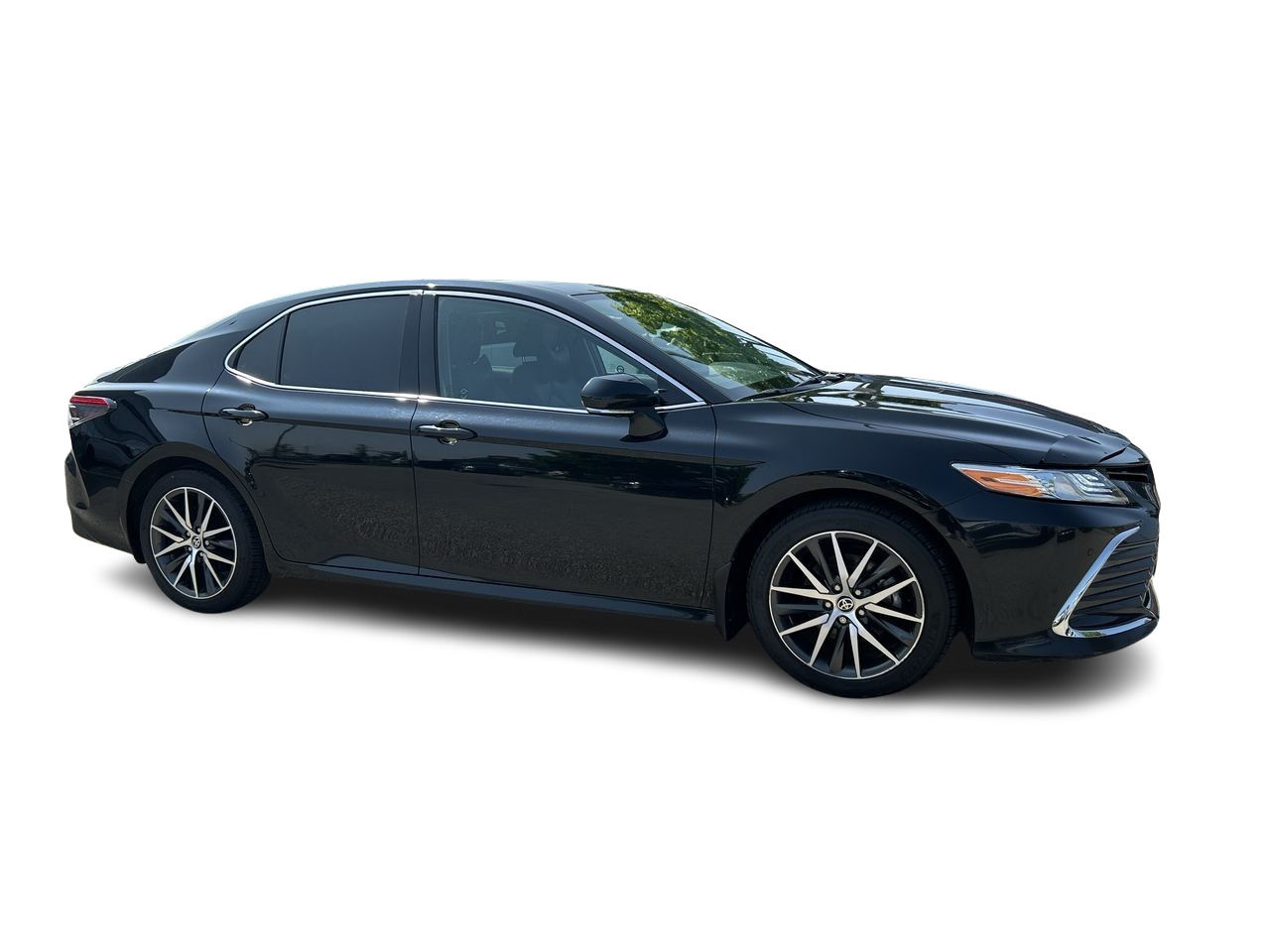 2022 Toyota Camry Hybrid in Mississauga, Ontario