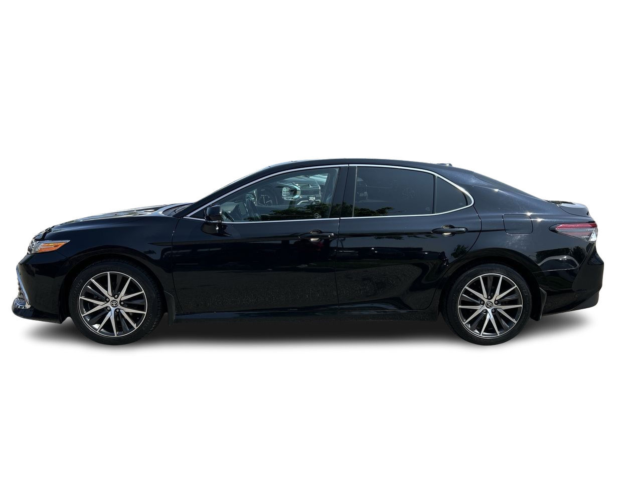 2022 Toyota Camry Hybrid in Mississauga, Ontario